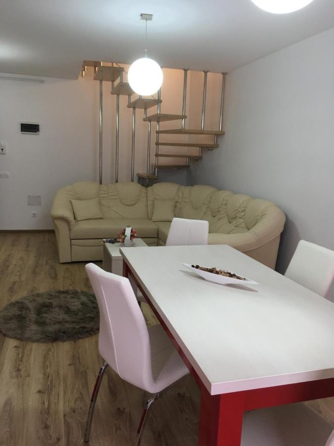 Apartament Avangarden Ema Rosu Brașov Exterior foto